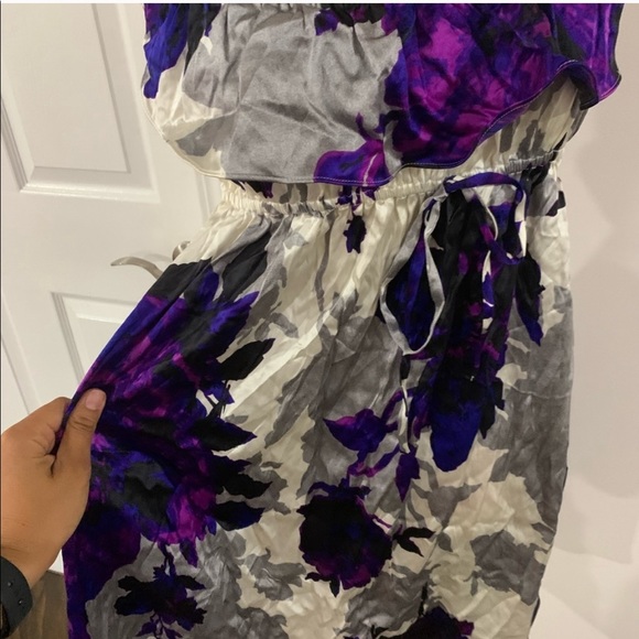 Beautiful silk Marciano dress! - Picture 3 of 6